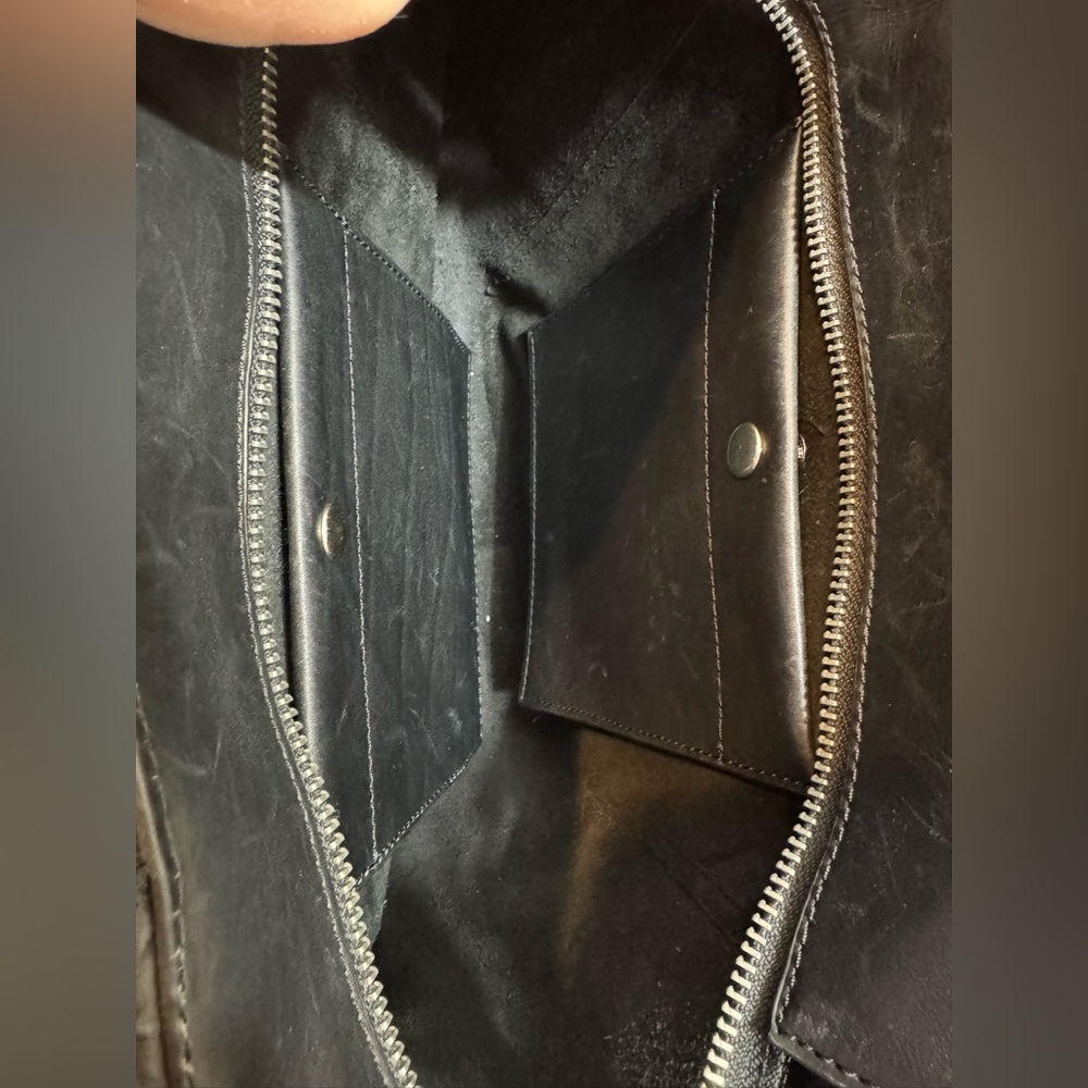 Etienne Aigner Crossbody - Picture 13 of 16